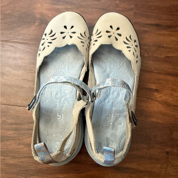 JBU by Jambu Beige/light Gray Adventure Cutout Mary Jane Flats-Size 7.5 - Picture 9 of 12